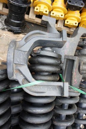 Вилка ZX330/EX300 QL ZX330-3 1023479 Вилка натяжителя (Вилка опорного колеса)