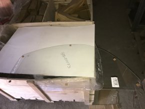 903-00073A Стекло кабины левое за дверью (калёное) Стекло