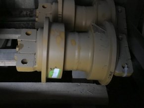 SD22/D85/D85A-21(S/F)/SD23 SF QL Однобортный (2 борта по краям) Опорный каток S/F